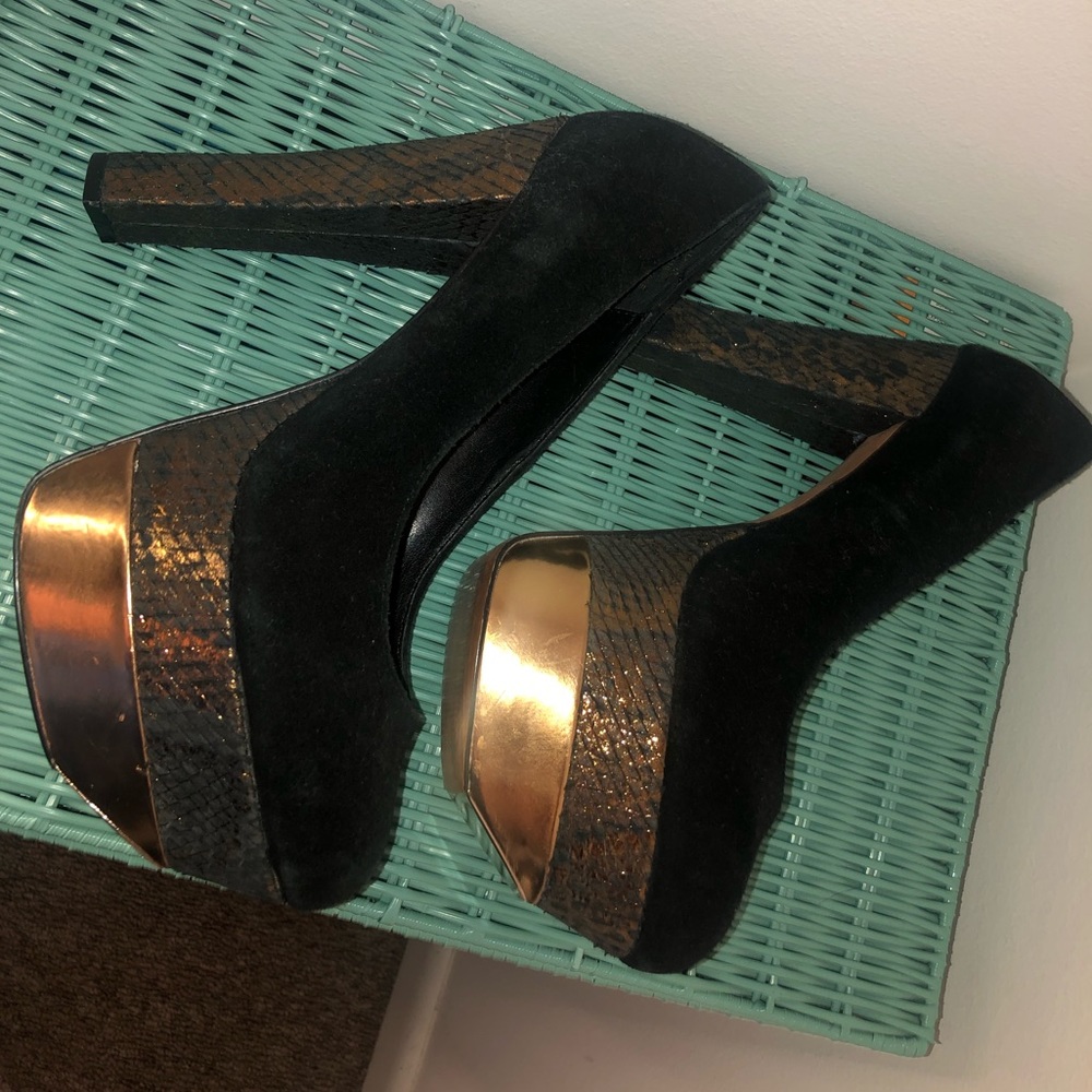 Wails Pair Heels Size 9